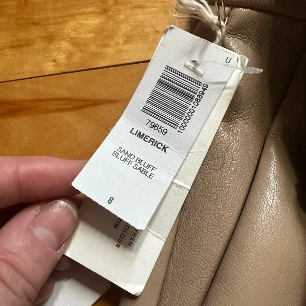 NWT Wilfred Aritzia “Limerick Short” - Picture 4 of 5